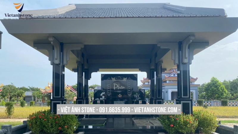 Khu lăng mộ đá hoa cương bền đẹp, hiện đại