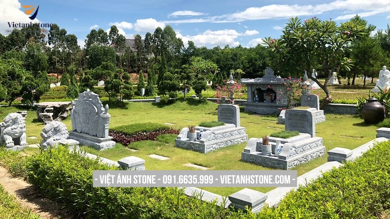 Khu lăng mộ đá kết hợp sân vườn hài hòa phong thủy