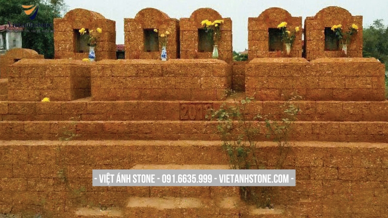 Khu lăng mộ đá ong sang trọng, hiếm có