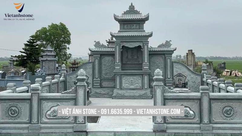 Khu lăng mộ đá quy mô lớn dành cho gia tộc