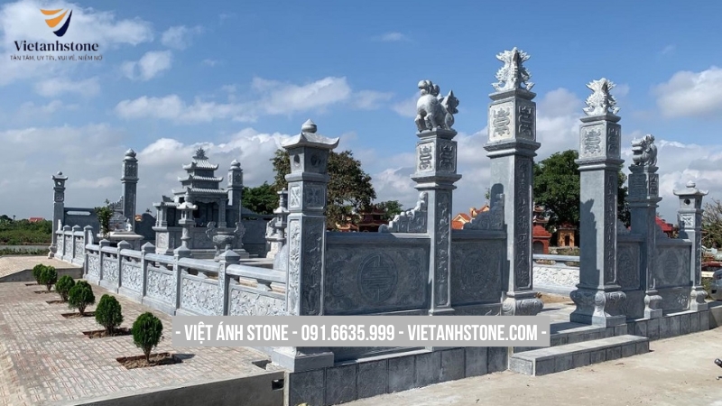 Khu lăng mộ đá xanh đen vững chãi, trường tồn theo thời gian