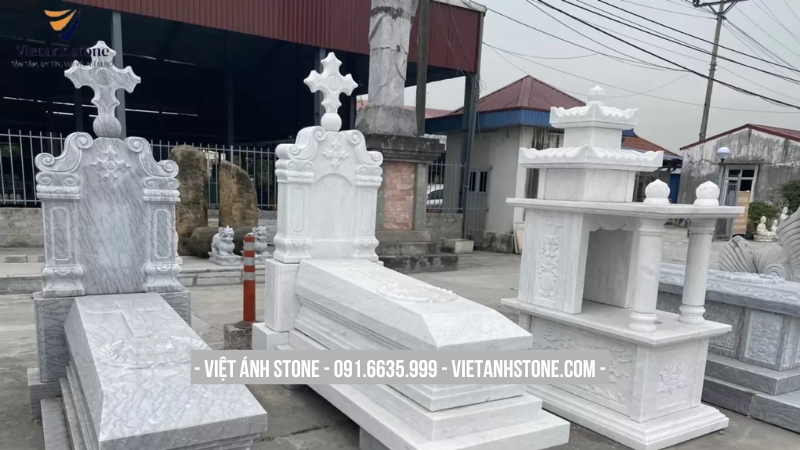 Mộ đá công giáo cho người theo đạo Thiên Chúa