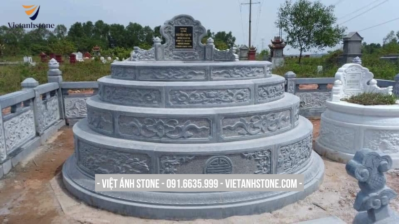 Mộ đá tròn đơn giản, đậm nét truyền thống
