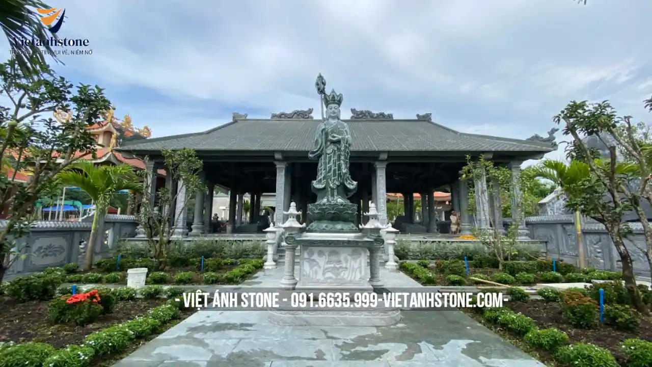 Cần chọn đúng hướng phù hợp với gia chủ. Nên mời các thầy cúng có kinh nghiệm nhiều nằm trong lĩnh vực xem phong thủy