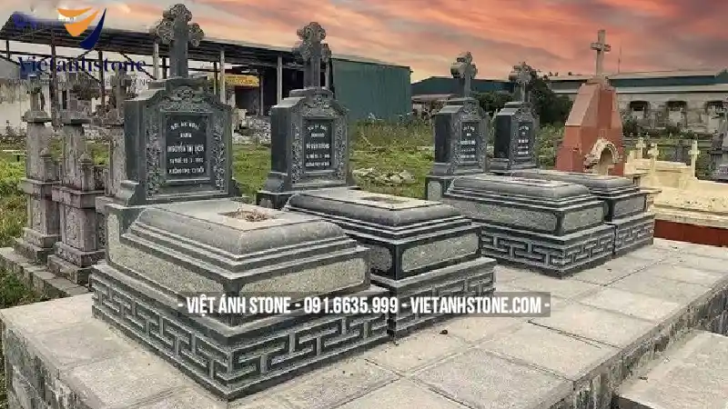 Chất liệu đá được làm từ đá granite hoa cương Ninh Bình, đá Thanh Hóa, đá Campuchia hay Ấn Độ