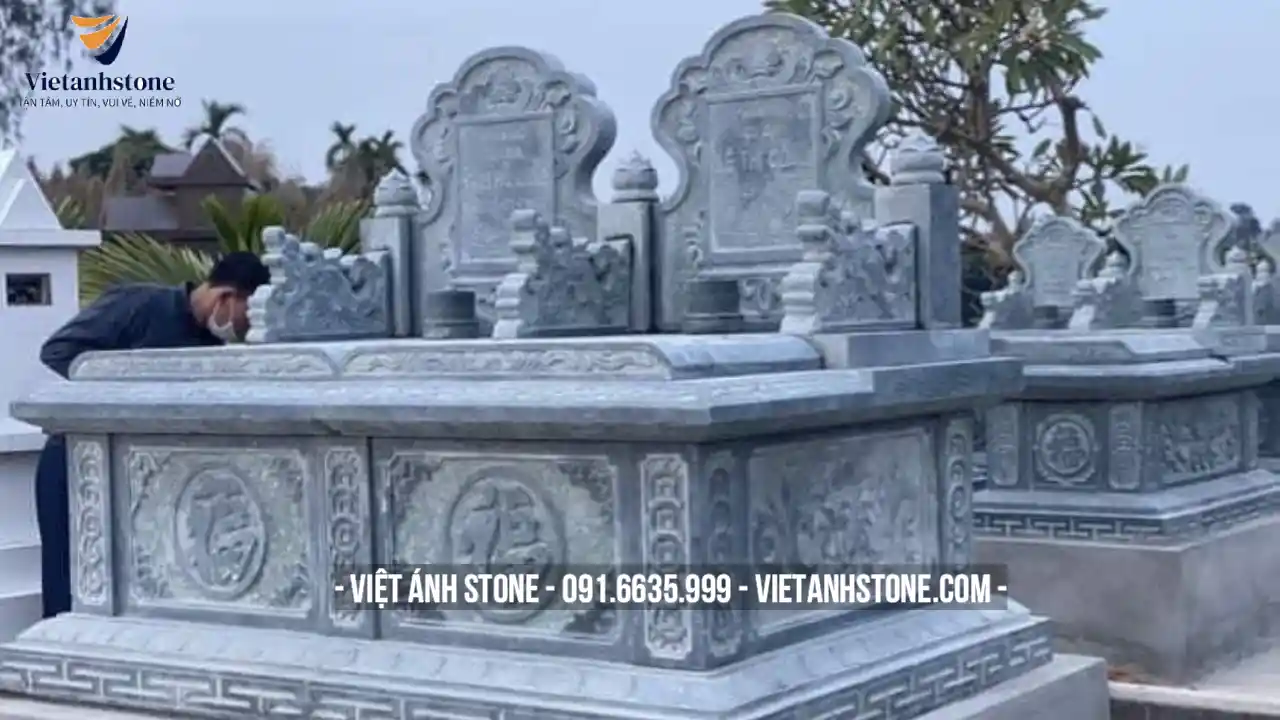 mộ đá đôi