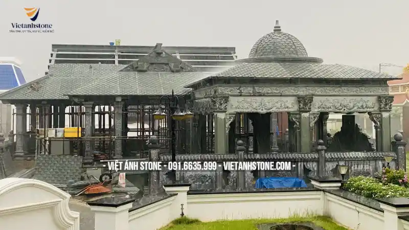 Công trình nhà thờ đá được coi là 1 trong những công trình đẹp, trọng đại của 1 gia tộc