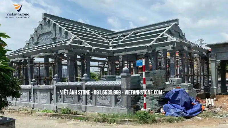 Việt Ánh Stone là công ty sản xuất có đội ngũ chuyên môn cao, có sẵn mỏ đá tại Ninh Bình và Thanh Hóa nên chi phí sẽ rẻ hơn so với nhập nguyên liệu từ các mỏ đá khác