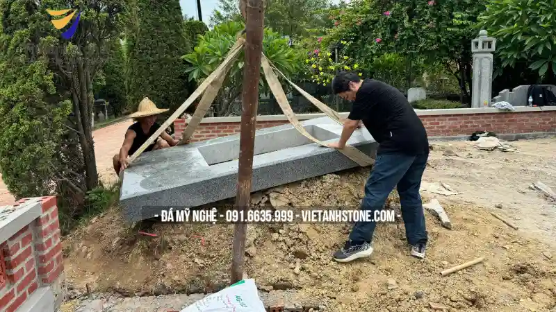 Tháng 10-12 âm lịch được xem là lúc thích hợp để tiến hành xây mới hoặc sửa chữa lăng mộ