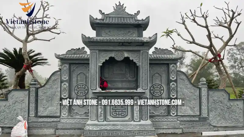 Việt Ánh Stone cung cấp đa dạng mẫu lăng cánh hạc đá nguyên khối tinh xảo, đáp ứng mọi yêu cầu thẩm mỹ và phong thủy.