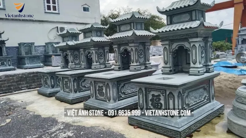 Cấu tạo mẫu mộ có mái che gồm 3 phần chính mà đế, thân và mái
