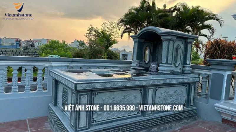 Mẫu mộ đá xanh một mái (Mộ Tam Sơn)