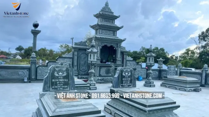 Mẫu lăng mộ gia tộc đá xanh rêu
