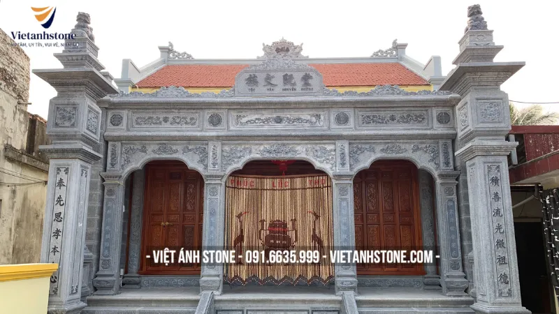 Xây dựng nhà thờ đá cũng thể hiện độ vững mạnh cả về tâm linh và tài chính của dòng họ