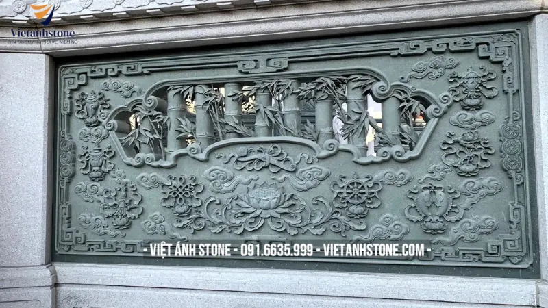 Mẫu lan can kết hợp tranh tứ quý