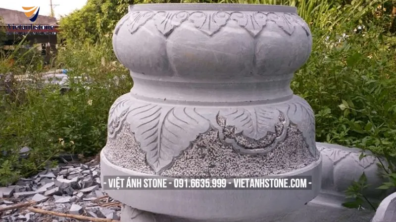 Chân tảng đá nguyên khối