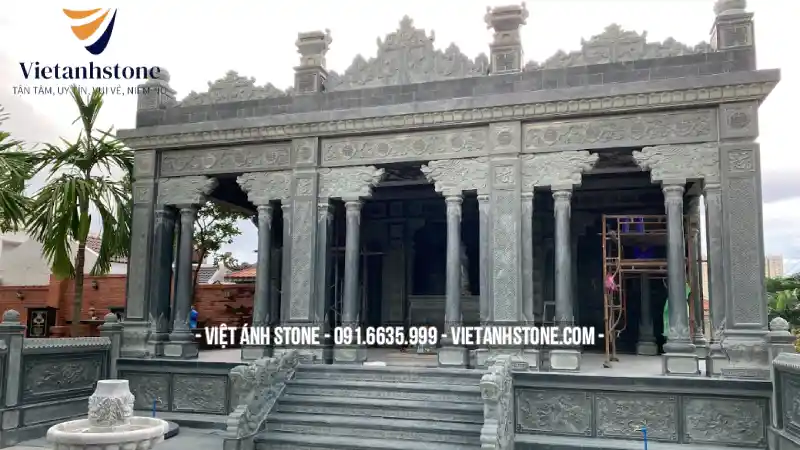 Nhà thờ dòng họ là nơi tưởng niệm tổ tiên: Là nơi con cháu thể hiện lòng hiếu kính, biết ơn những người đi trước.Tạo vượng khí và bảo hộ cho con cháu