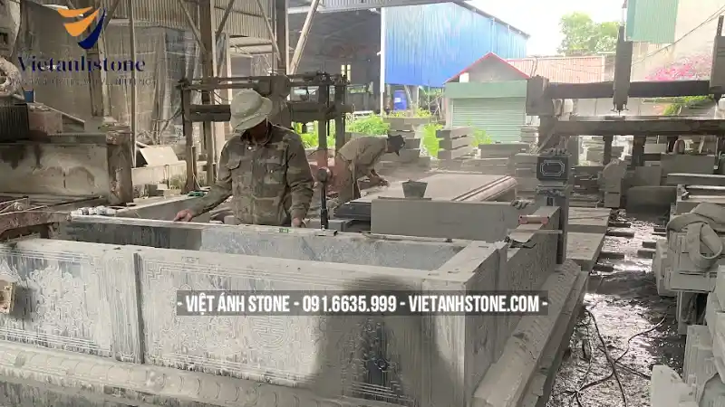 Việt Ánh Stone chuyên thi công xây dựng nhà thờ đá, lăng mộ đá nguyên khối..