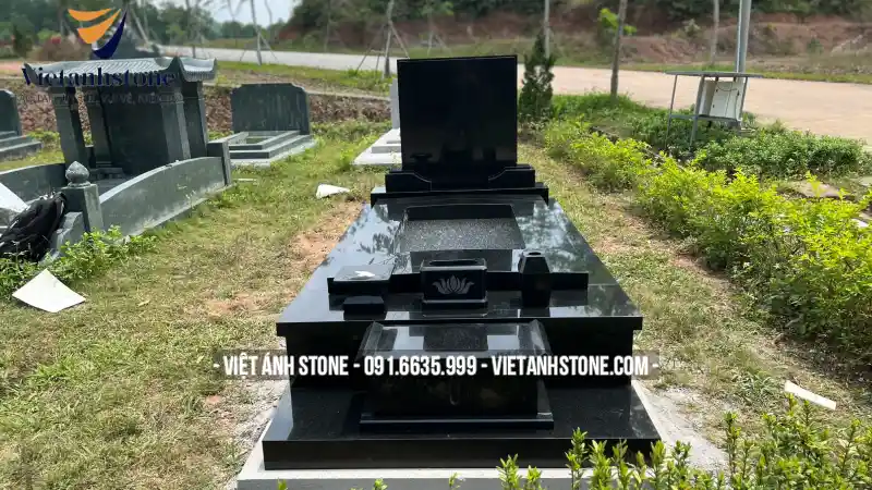 Mộ đá là 1 phần không thể thiếu trong khu lăng mộ