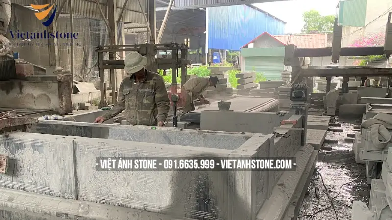 Việt Ánh Stone là đơn vị chuyên thi công nhà thờ đá, nhà đá, lăng mộ đá