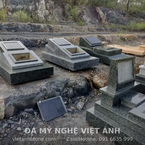 Mộ đá granite đã lắp đặt tại nghĩa trang