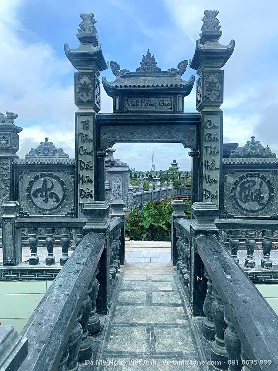 Cổng Trụ Đá – VAS 14 Cổng trụ đá ở lối vào khu lăng – VAS 14