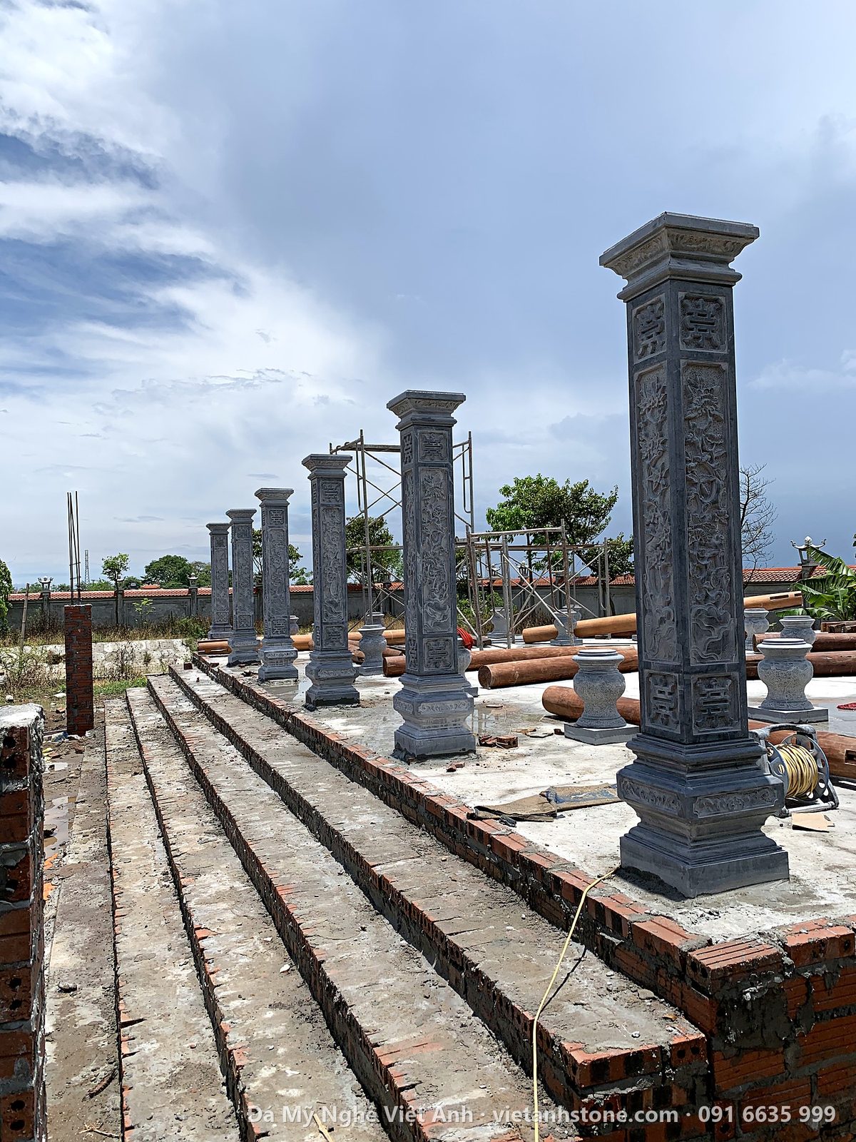Cột Hiên Đá – VAS 01 Hàng cột hiên đá vuông chạm câu đối – VAS 01